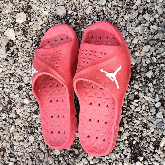 Air Jordan slides. - Picture 2 of 4
